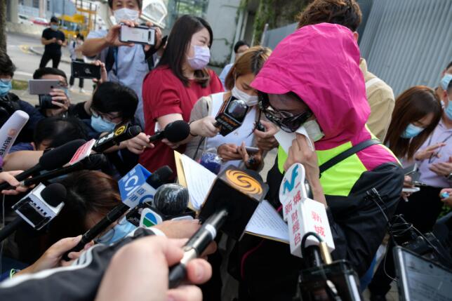 消息指警方25日早上将會見潘曉穎母親