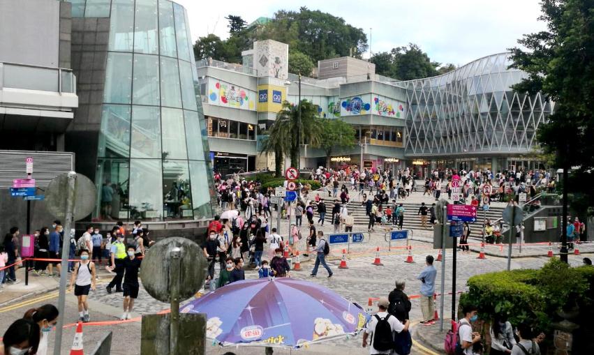 重陽連假景點人頭湧湧 業界望可提高本地團人數上限