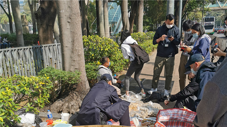 食環署聯合多部門維園附近打擊無牌販賣 提出1宗檢控