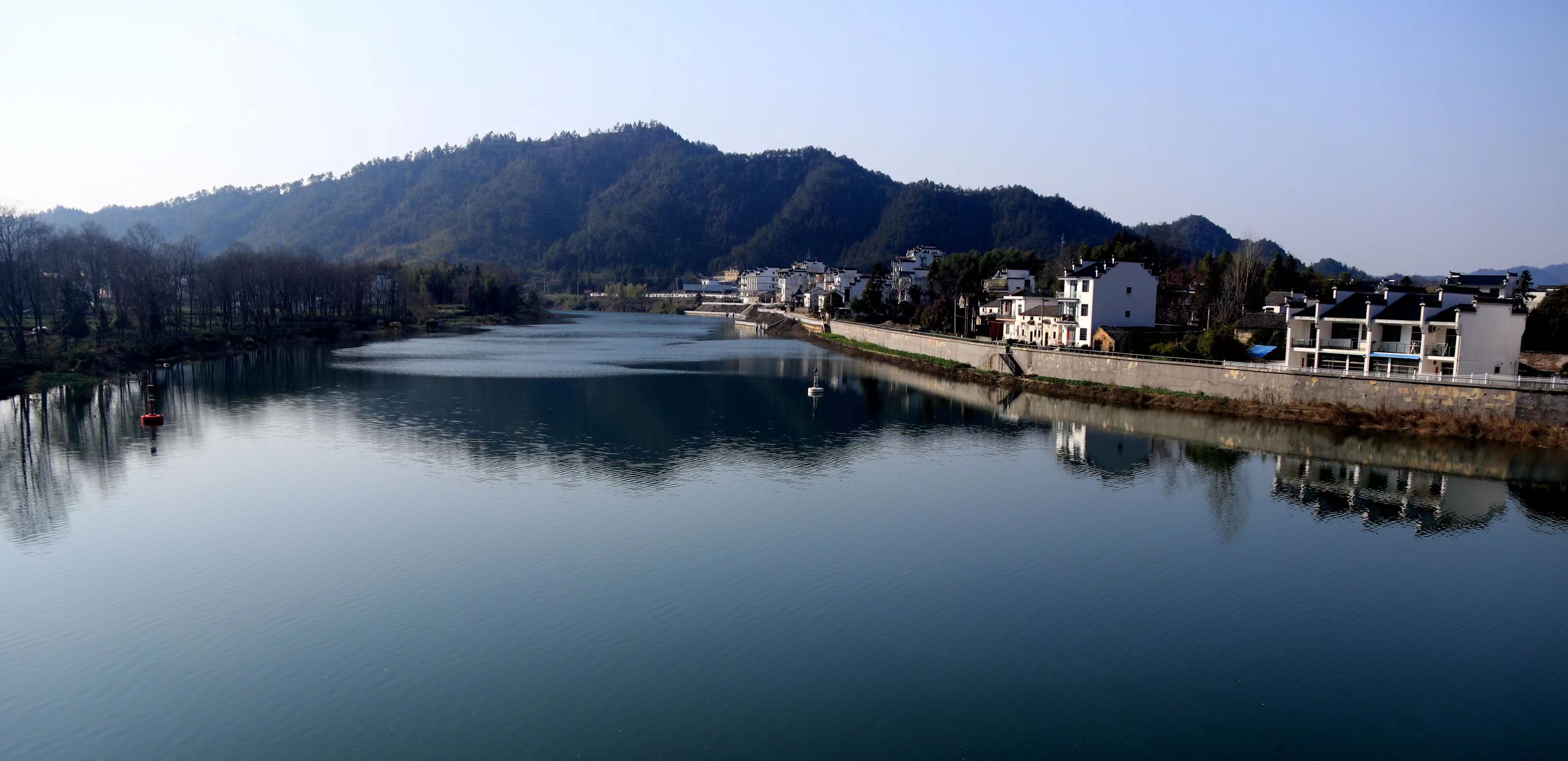 皖休寧縣：天藍水碧月潭湖　新安山居養生地