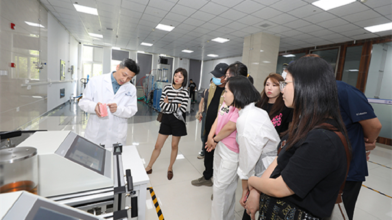 全國20餘家重點網絡媒體走進東北石油大學點讚石油「智核」