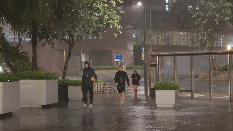 天文台發出黑色暴雨警告信號