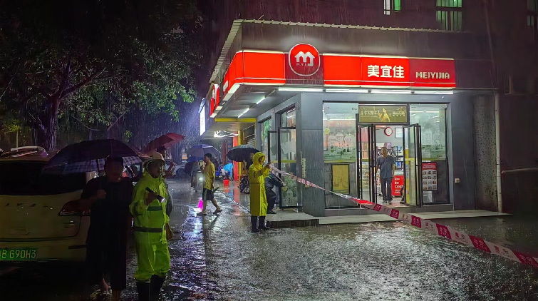 有片 | 齊心抗雨災 深圳龍崗盛平社區盡力恢復群眾正常生活