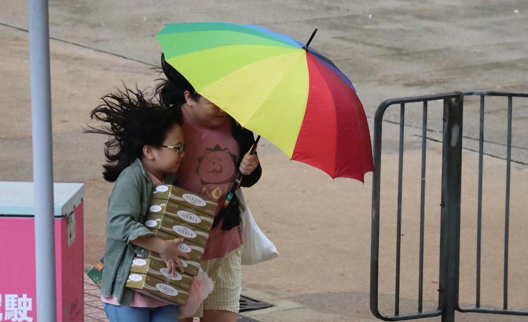 天文台改發一號戒備信號 黃色暴雨警告信號生效