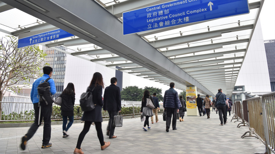 退休潮來臨 本港公務員今年流失人數1萬餘人