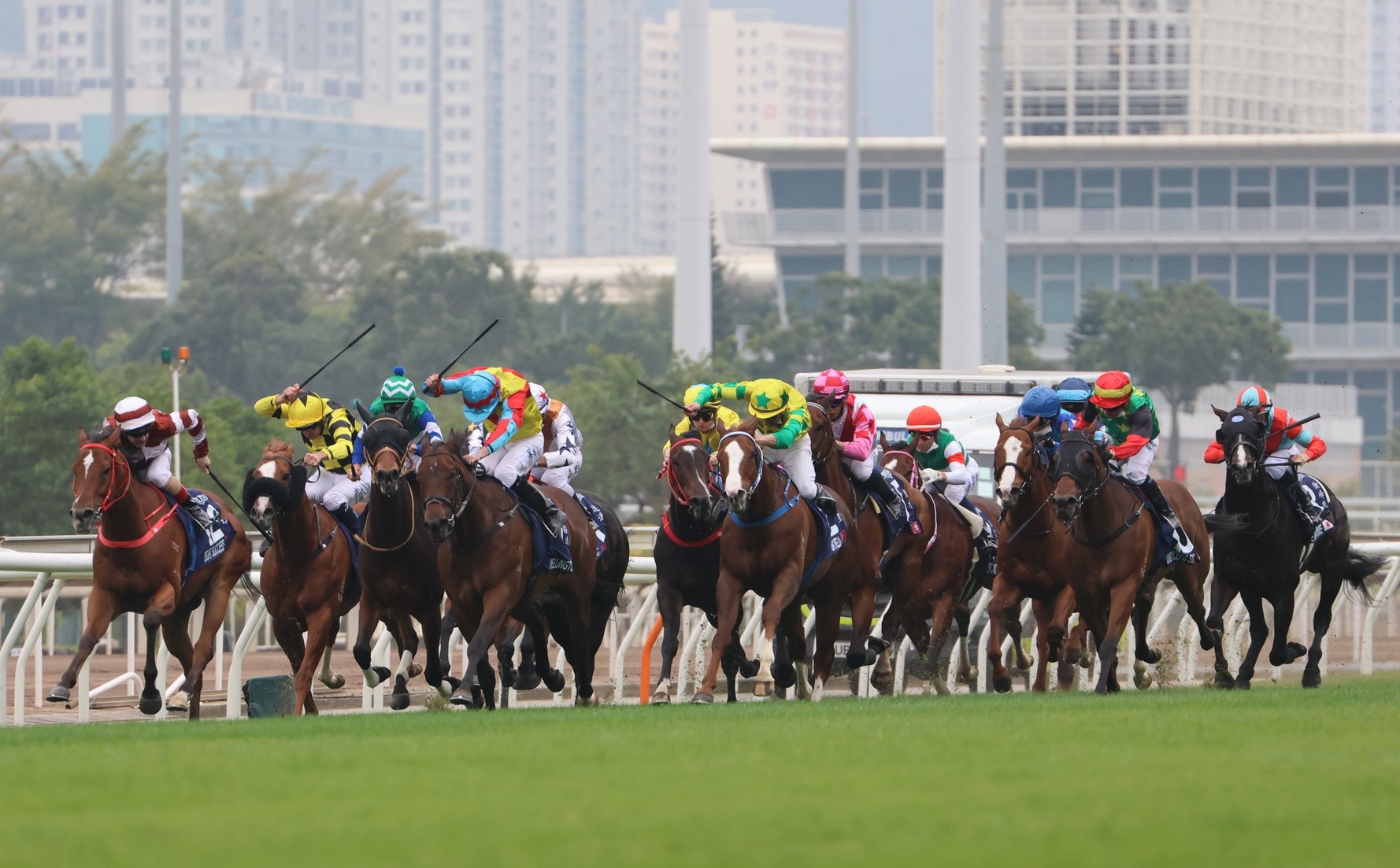 賽馬節目六合彩攪珠4.22日起改由82台播放