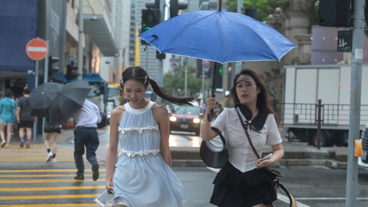 天文台發出黃色暴雨警告信號