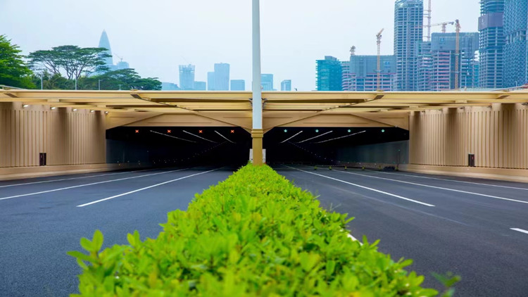 深圳濱海大道總部基地段交通綜合改造工程主線通車