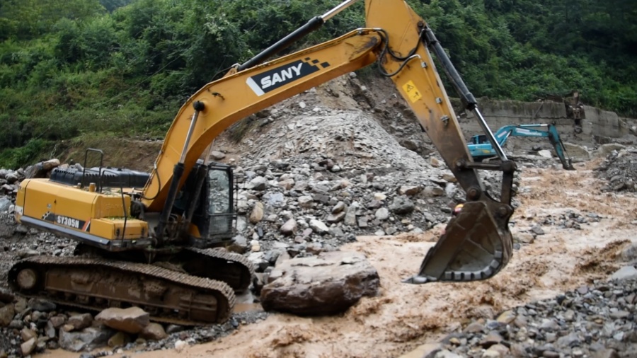 雅安暴雨山洪已致8人遇難 搜救仍在進行中