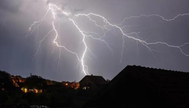 注意！深圳市發布分區雷雨大風黃色預警信號