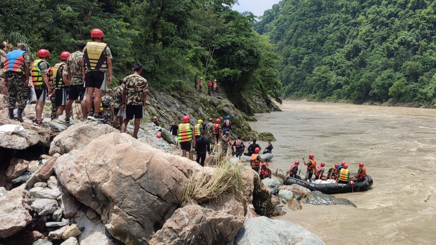 尼泊爾山體滑坡造成12人喪生